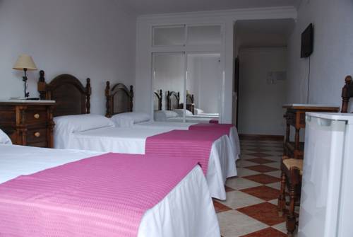 Imagen de la habitación del Hostal Puerto Lepe. Foto 3