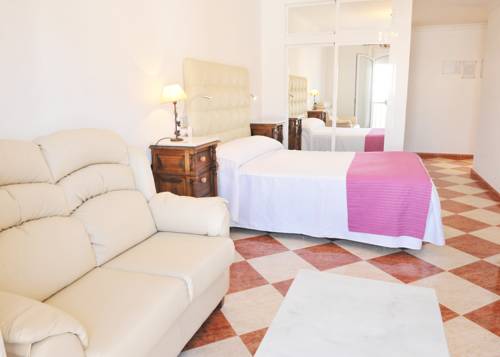 Imagen de la habitación del Hostal Puerto Lepe. Foto 7