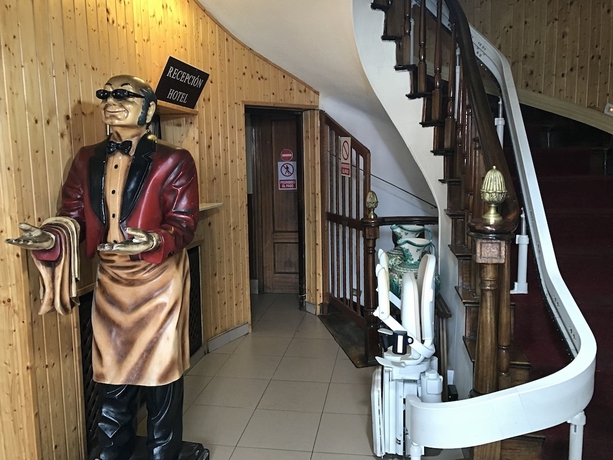 Imagen de los interiores del Hostal Puerto, Somosierra. Foto 13