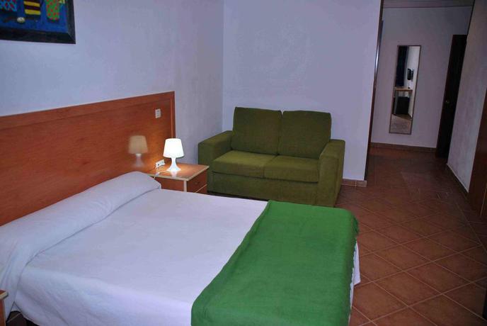 Imagen general del Hostal Q Albares. Foto 7