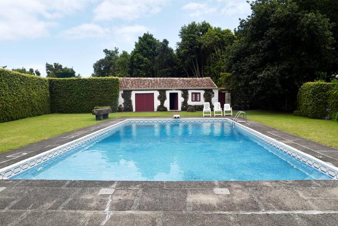 Imagen de la piscina del Hostal Quinta Do Martelo. Foto 17