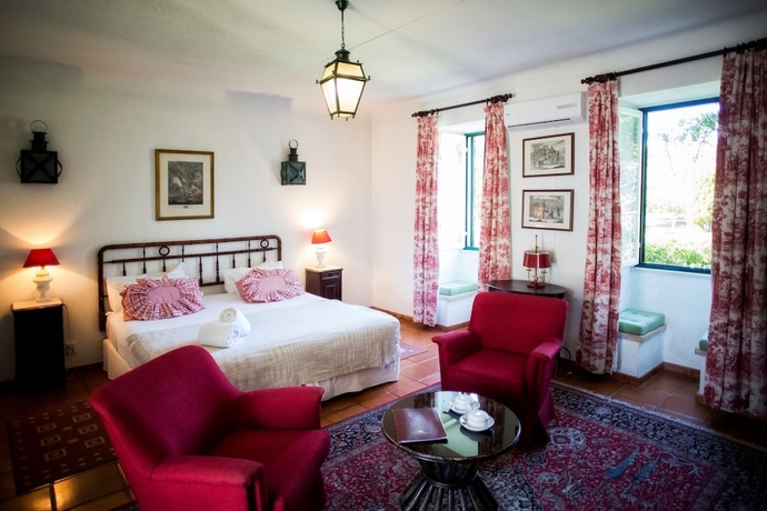 Imagen de la habitación del Hostal Quinta da Praia das Fontes. Foto 5