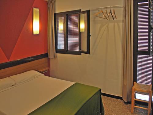 Imagen de la habitación del Hostal Radio, Plaza Catalunya. Foto 8