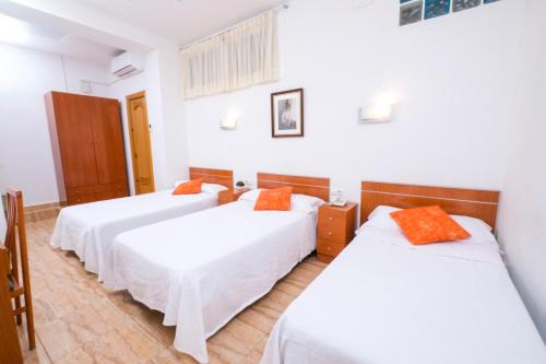 Imagen de la habitación del Hostal Ramos, Las Ramblas. Foto 17