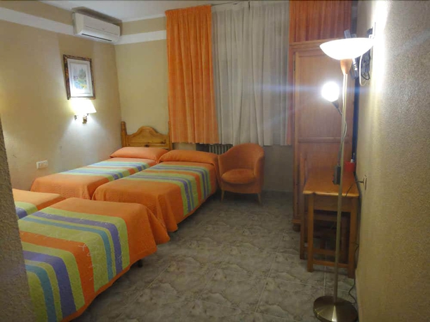 Imagen de la habitación del Hostal Real, Plasencia. Foto 8