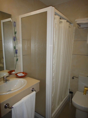 Imagen de la habitación del Hostal Real, Plasencia. Foto 10