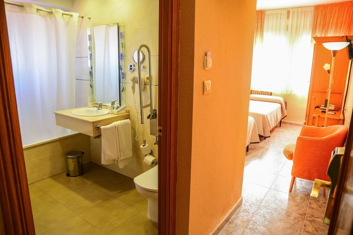 Imagen de la habitación del Hostal Real, Plasencia. Foto 14