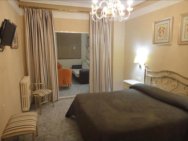 Imagen de la habitación del Hostal Real, Plasencia. Foto 15