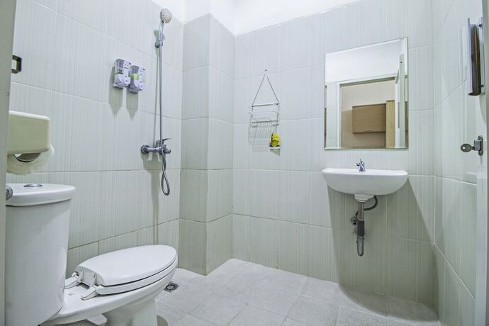 Imagen general del Hostal Reddoorz @ Jatiwaringin. Foto 17
