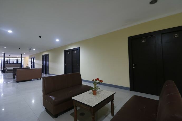 Imagen general del Hostal Reddoorz Near Itc Cempaka Mas. Foto 3