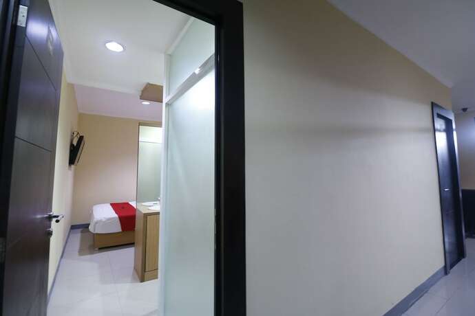 Imagen general del Hostal Reddoorz Near Itc Cempaka Mas. Foto 18