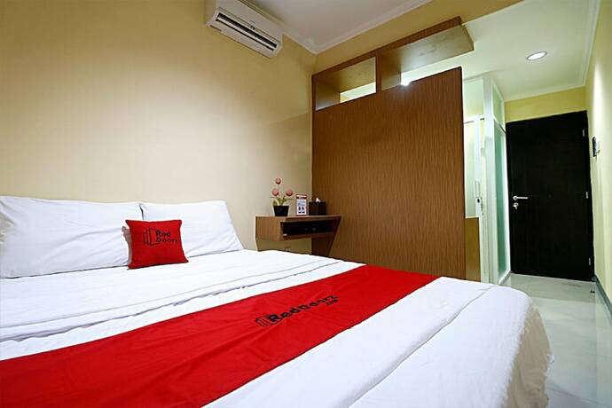 Imagen general del Hostal Reddoorz Near Itc Cempaka Mas. Foto 1