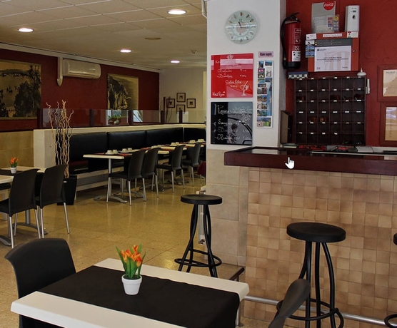 Imagen de los interiores del Hostal Regina, Blanes. Foto 19