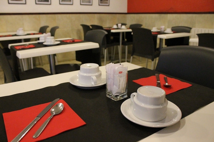 Imagen del bar/restaurante del Hostal Regina, Blanes. Foto 7