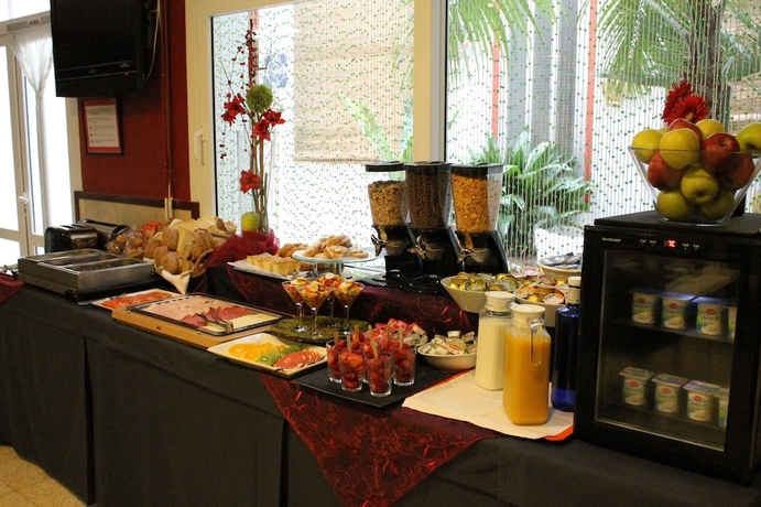 Imagen del bar/restaurante del Hostal Regina, Blanes. Foto 9