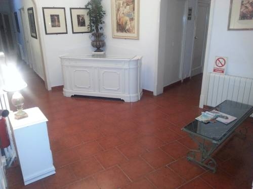 Imagen general del Hostal Regina Selfcheck-in Smart Rooms. Foto 8