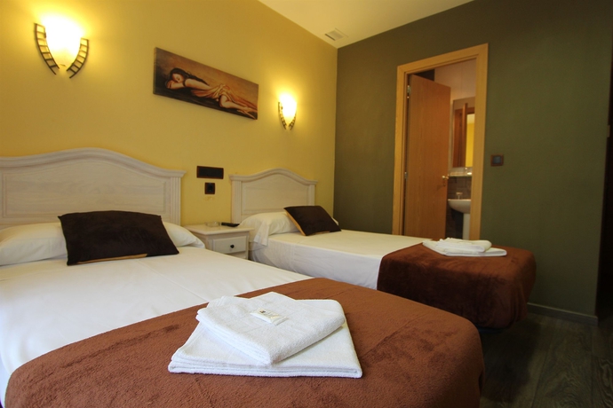 Imagen de la habitación del Hostal Regio, Gran V&iacute;a. Foto 2