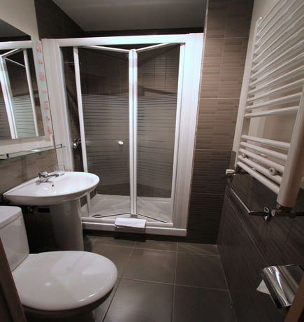 Imagen de la habitación del Hostal Regio, Gran V&iacute;a. Foto 7