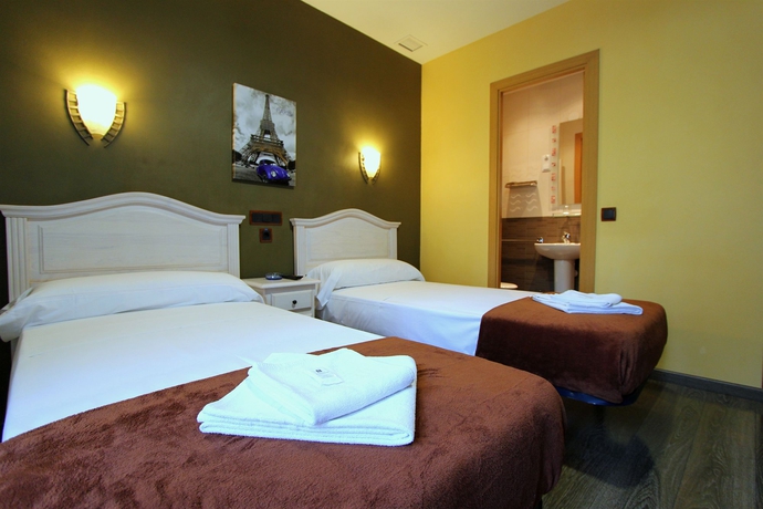 Imagen de la habitación del Hostal Regio, Madrid. Foto 4