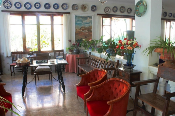 Imagen de los interiores del Hostal Resid&egrave;ncia Catalina Vera. Foto 18
