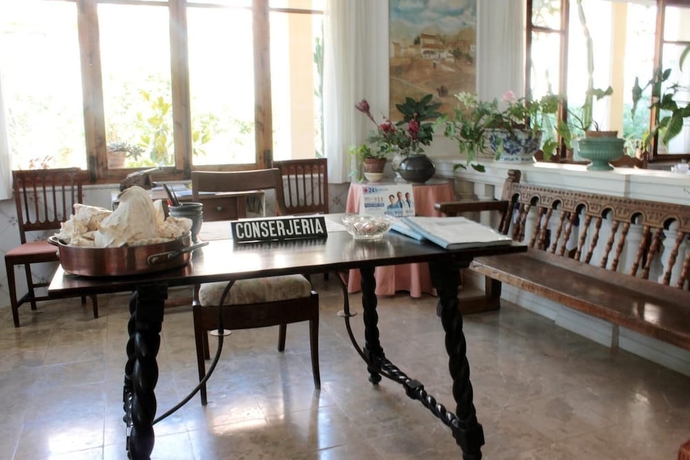 Imagen de los interiores del Hostal Resid&egrave;ncia Catalina Vera. Foto 19