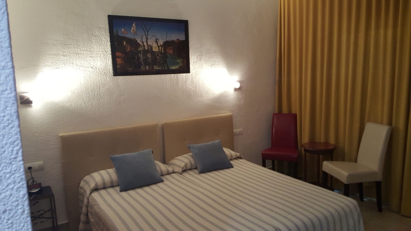 Imagen de la habitación del Hostal Residencia Catalina. Foto 5