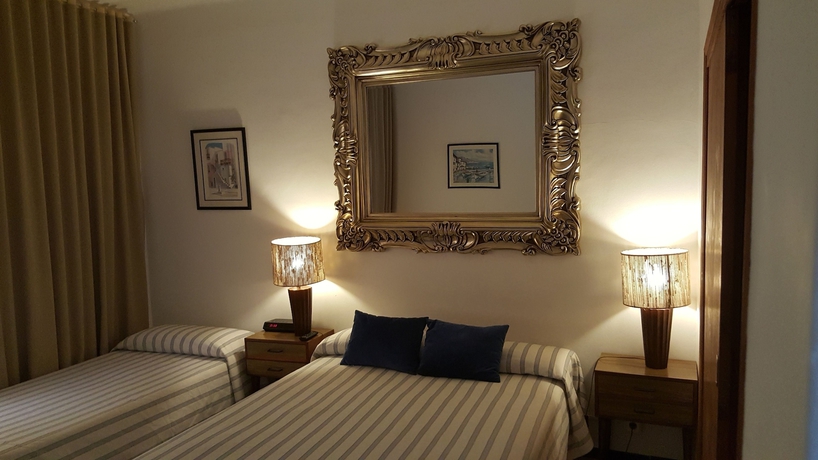 Imagen de la habitación del Hostal Residencia Catalina. Foto 6