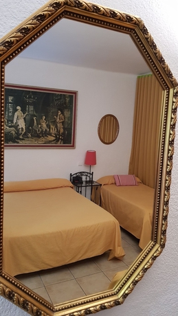 Imagen de la habitación del Hostal Residencia Catalina. Foto 7