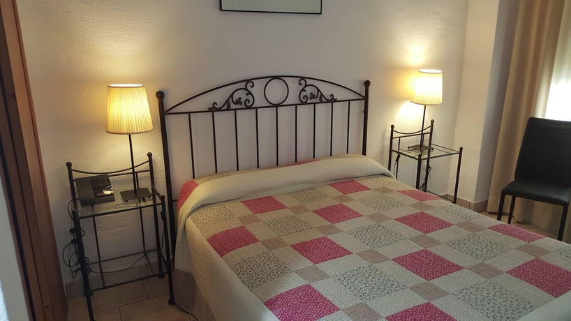 Imagen de la habitación del Hostal Residencia Catalina. Foto 9