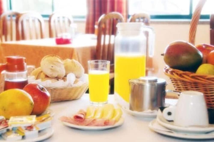 Imagen del bar/restaurante del Hostal Residencial Ferrinho. Foto 9