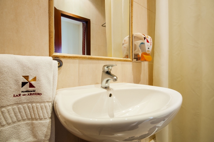 Imagen de la habitación del Hostal Residencial Lar do Areeiro. Foto 8