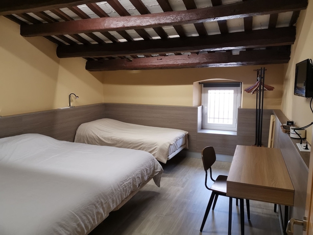 Imagen de los interiores del Hostal Restaurant Cal Duran. Foto 13