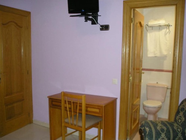 Imagen de la habitación del Hostal Restaurante Carolina. Foto 7