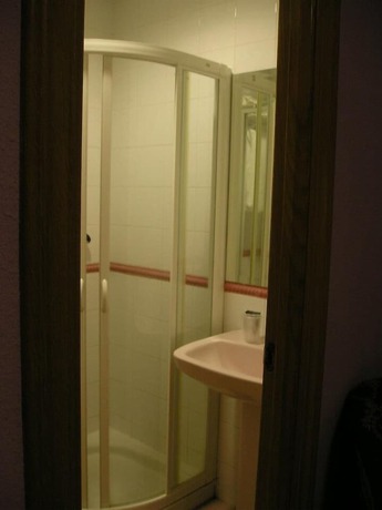 Imagen de la habitación del Hostal Restaurante Carolina. Foto 11