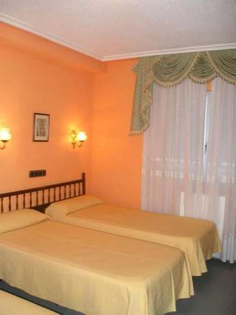 Imagen de la habitación del Hostal Restaurante Carolina. Foto 13