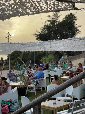 Imagen de los exteriores del Hostal Restaurante Casa R&iacute;os. Foto 6