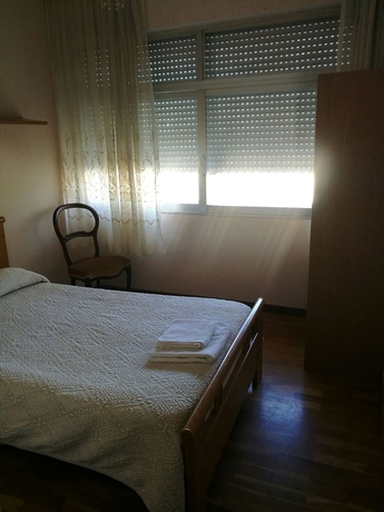 Imagen de la habitación del Hostal Restaurante Cobas. Foto 5