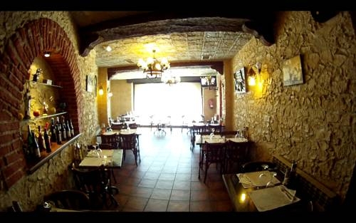 Imagen general del Hostal Restaurante Cornella. Foto 15