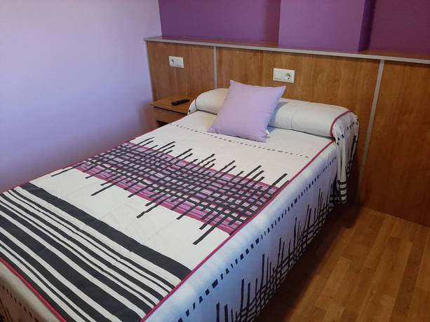 Imagen de la habitación del Hostal Restaurante Don Pepe, A Mezquita. Foto 6