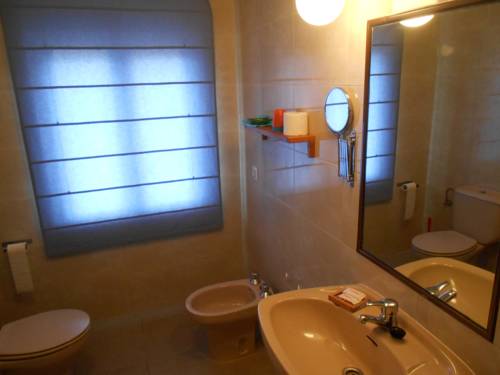 Imagen de la habitación del Hostal Restaurante El Abuelo. Foto 9