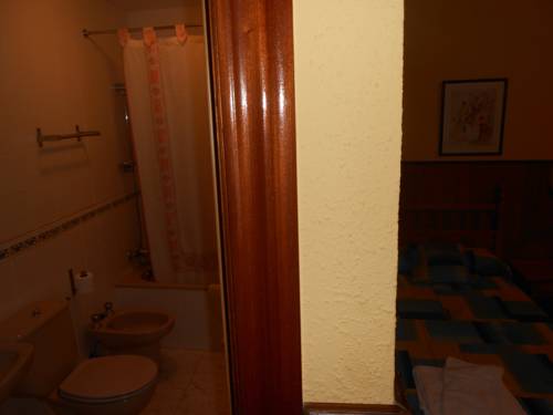 Imagen de la habitación del Hostal Restaurante El Abuelo. Foto 10