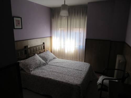 Imagen de la habitación del Hostal Restaurante El Abuelo. Foto 13