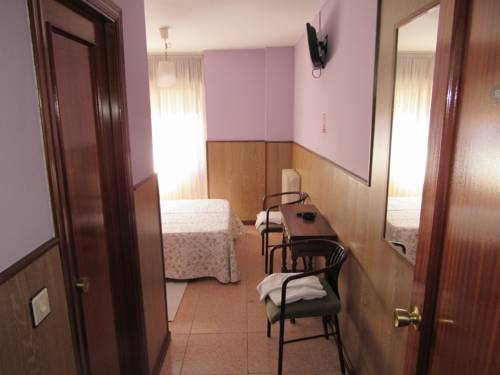 Imagen de la habitación del Hostal Restaurante El Abuelo. Foto 14