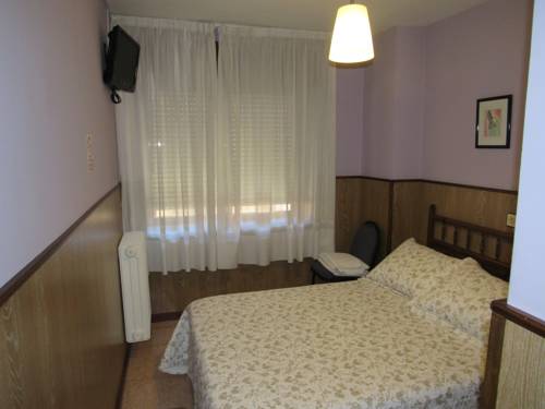 Imagen de la habitación del Hostal Restaurante El Abuelo. Foto 15