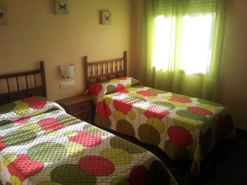 Imagen de la habitación del Hostal Restaurante El Cary. Foto 3