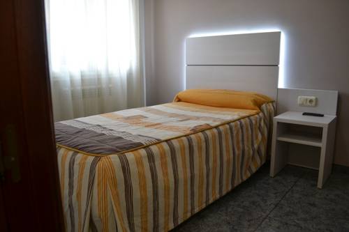 Imagen de la habitación del Hostal Restaurante El Castillo, Alcorisa. Foto 5