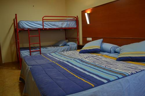 Imagen de la habitación del Hostal Restaurante El Castillo, Alcorisa. Foto 9