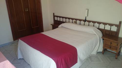 Imagen de la habitación del Hostal Restaurante El Cruce. Foto 3