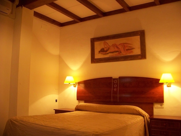 Imagen de la habitación del Hostal Restaurante El Lirio. Foto 7