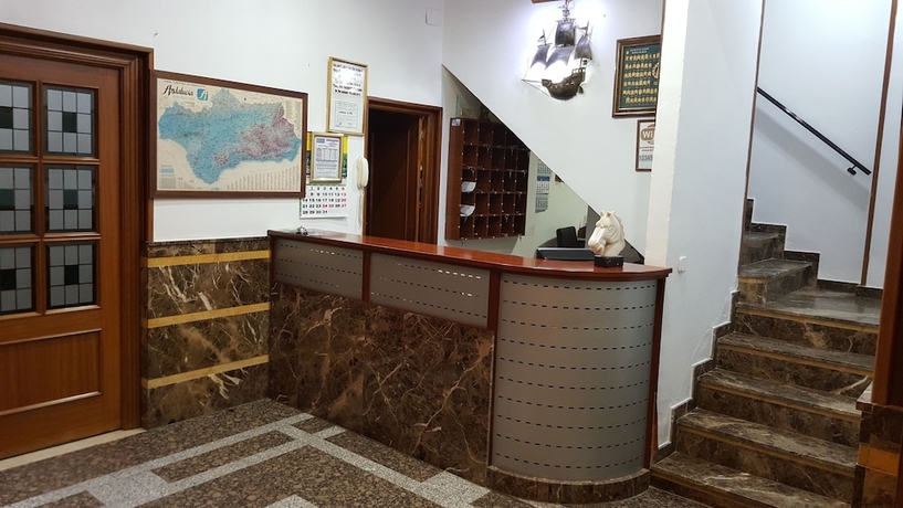 Imagen de los interiores del Hostal Restaurante El Lirio. Foto 19